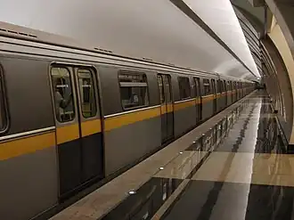 Метропоезд «Яуза» на станции