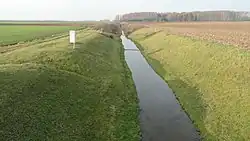 Верхнее течение реки около деревни Кибуряй в Литве осенью 2014 года