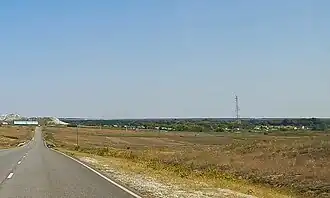 вид на село с автодороги