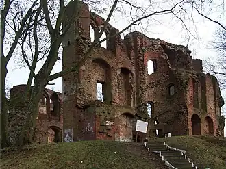 Развалины — замок