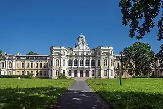 Главное здание усадьбы, август 2018