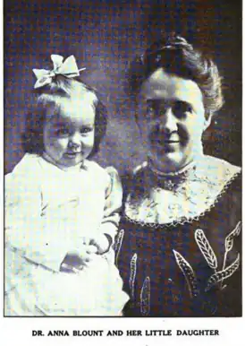 Блаунт и её маленькая дочь Рут, 1911 год