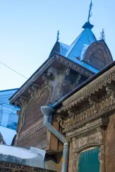 Фрагмент деревянной башни со шпилем, Вознесенская, 64